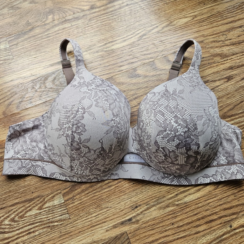 Cacique Lightly Lined No-Wire Bra Beige 48B Full Coverage Comfort Lace Print